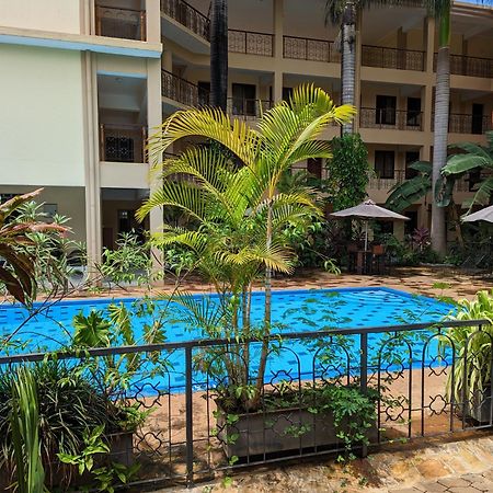 Parkview Inn Моши Екстериор снимка