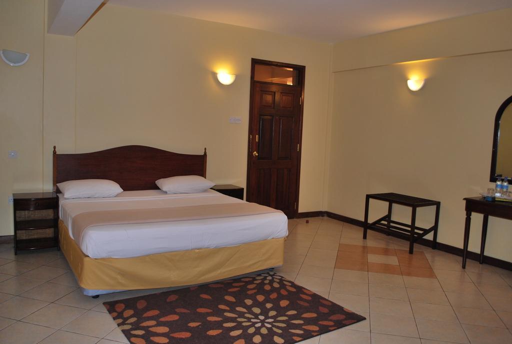 Parkview Inn Моши Екстериор снимка