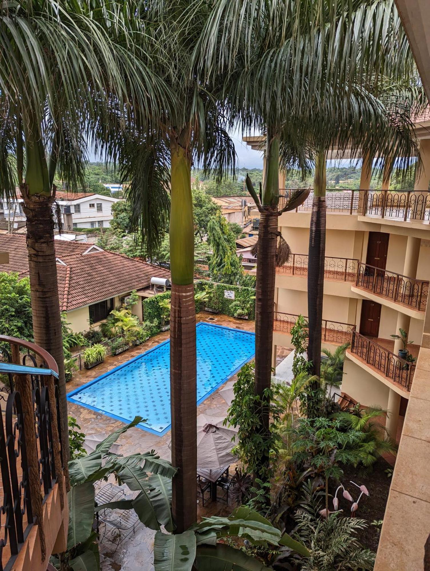 Parkview Inn Моши Екстериор снимка