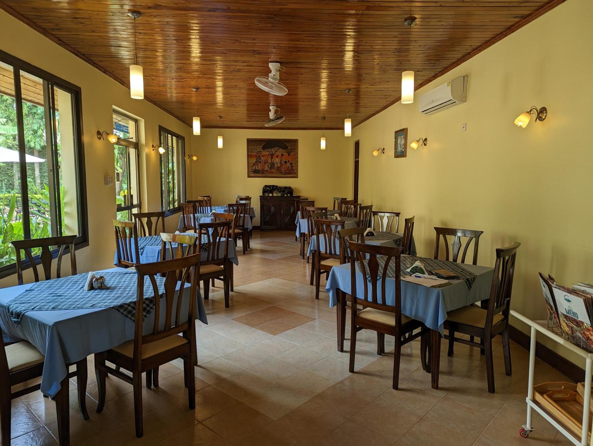 Parkview Inn Моши Екстериор снимка