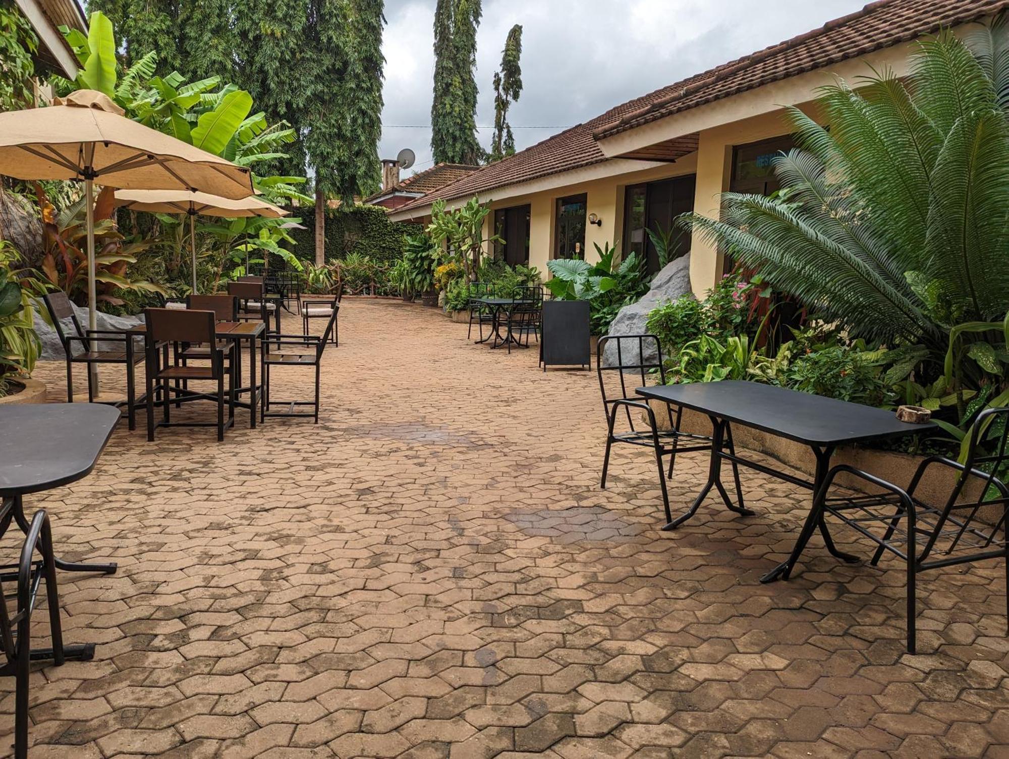 Parkview Inn Моши Екстериор снимка