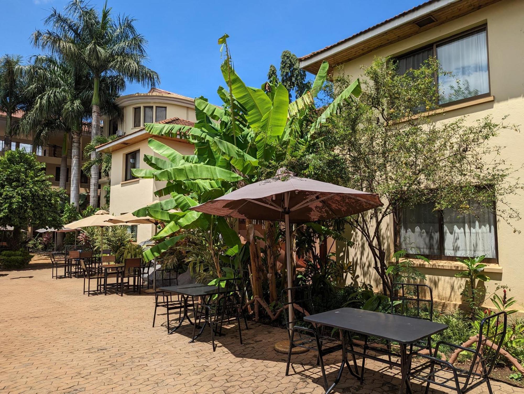 Parkview Inn Моши Екстериор снимка