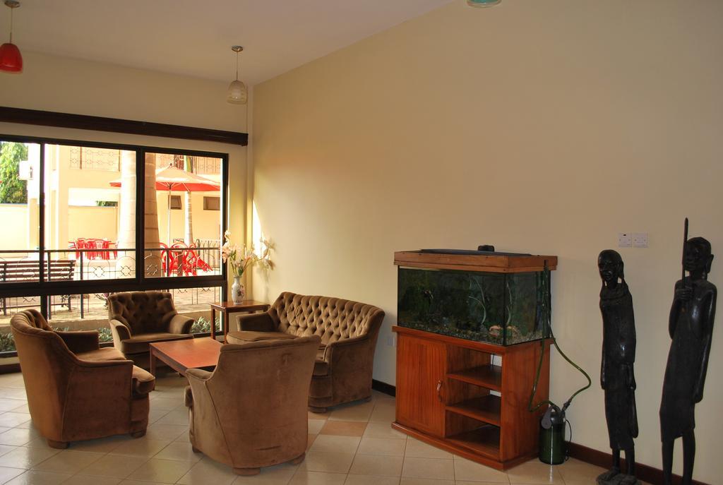 Parkview Inn Моши Екстериор снимка
