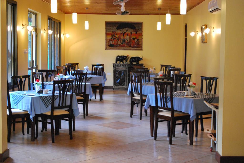Parkview Inn Моши Екстериор снимка