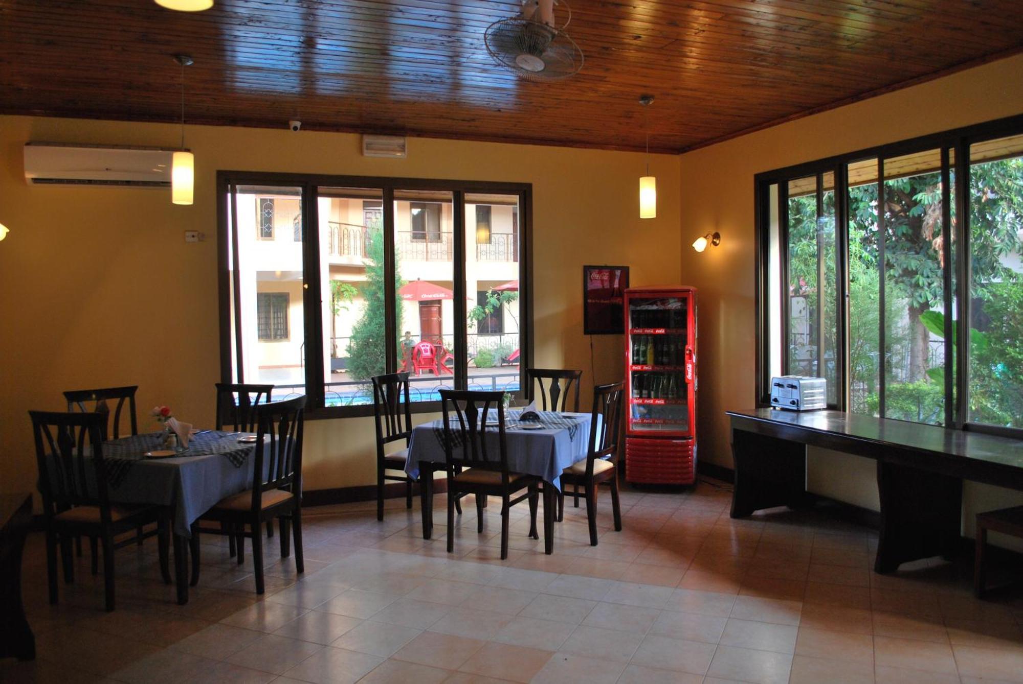 Parkview Inn Моши Екстериор снимка